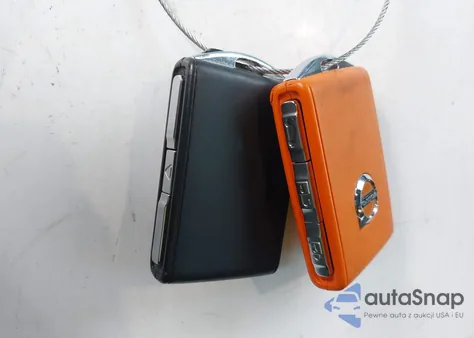 2022 Volvo Xc60 B5 R-Design z USA, uszkodzony, nr VIN YV4L12DM5N1082292